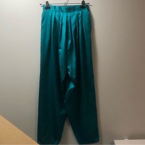 VTG Paris Fashion Co. Pleated Blue/Green Satin Pants Sz 6 Tapered Leg Balloon
